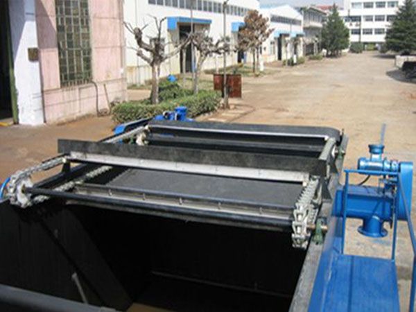刮(吸)泥機(jī)